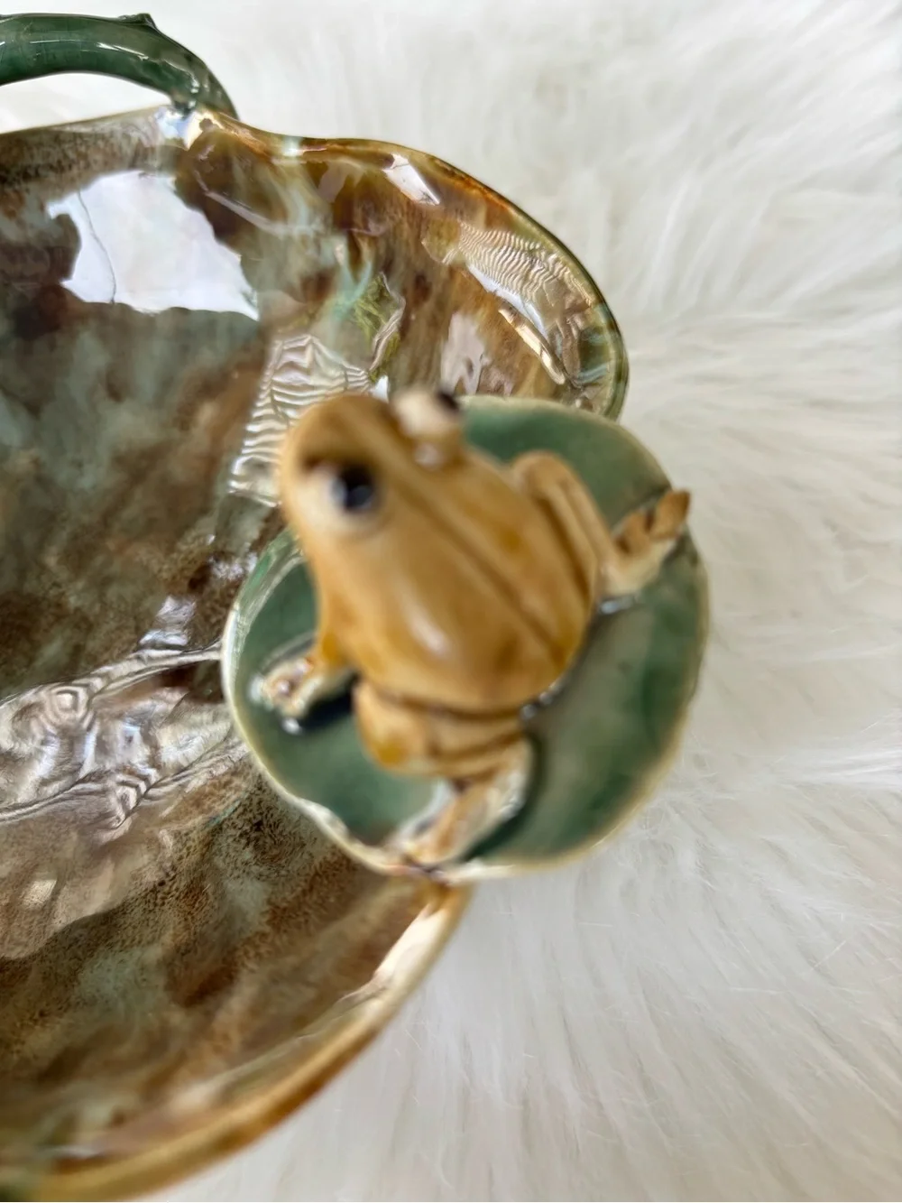 Vintage Majolica Ceramic Frog Accent Serving Bowl in Green and Brown